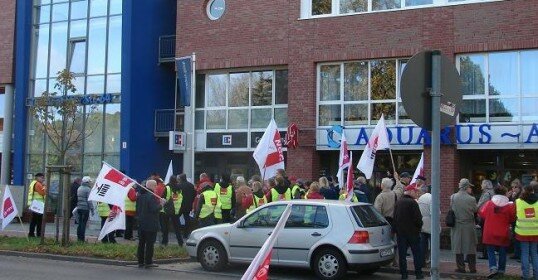 STREIK-TAG 56: Demonstration vor Alpenland-Pflegeheim in Biesdorf