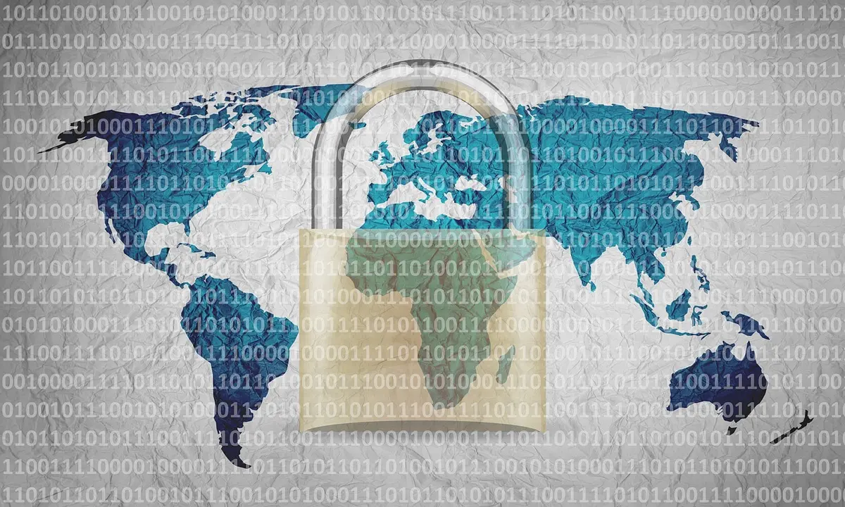 Schematische Darstellung eines gesicherten Netzwerks mit Firewall-Symbolen und Schutzschichten